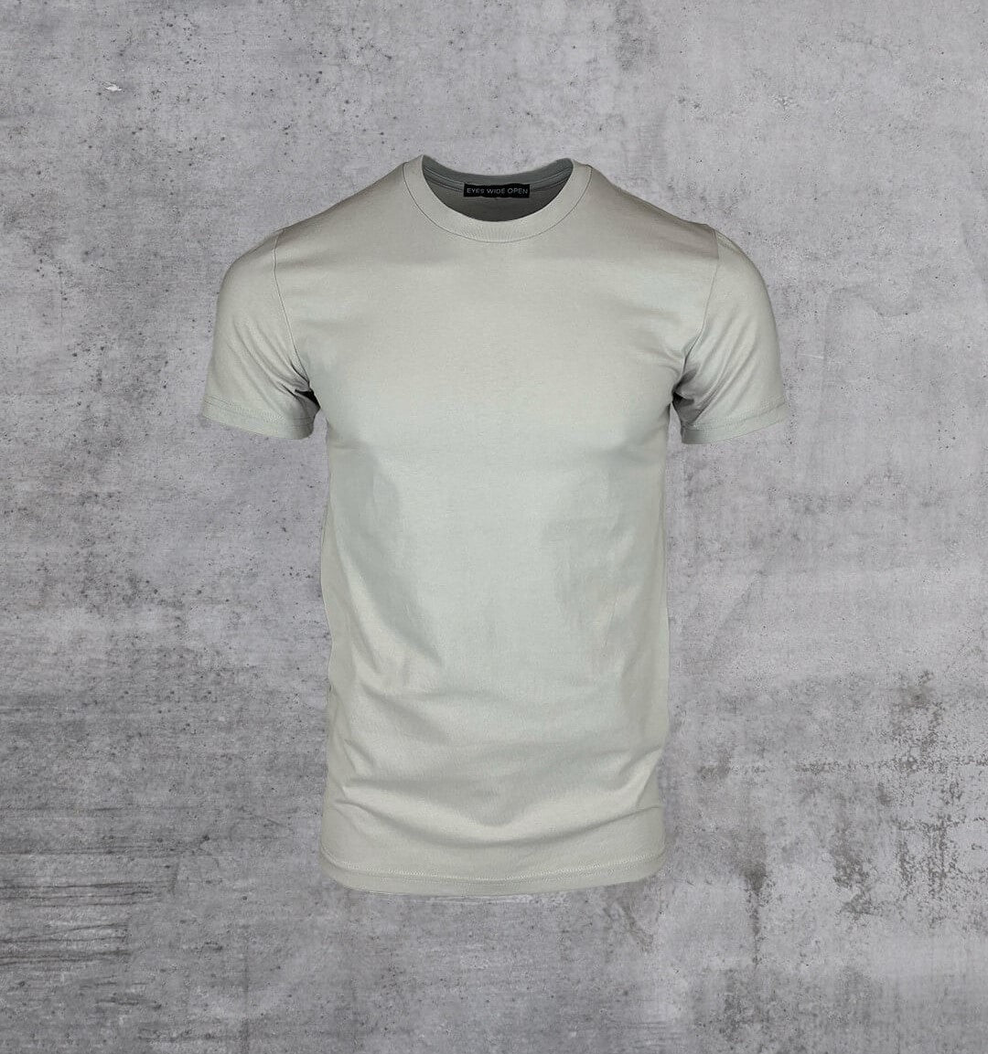 Empty white outlet t shirt