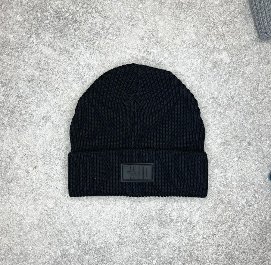 SQUARE LOGO BEANIE