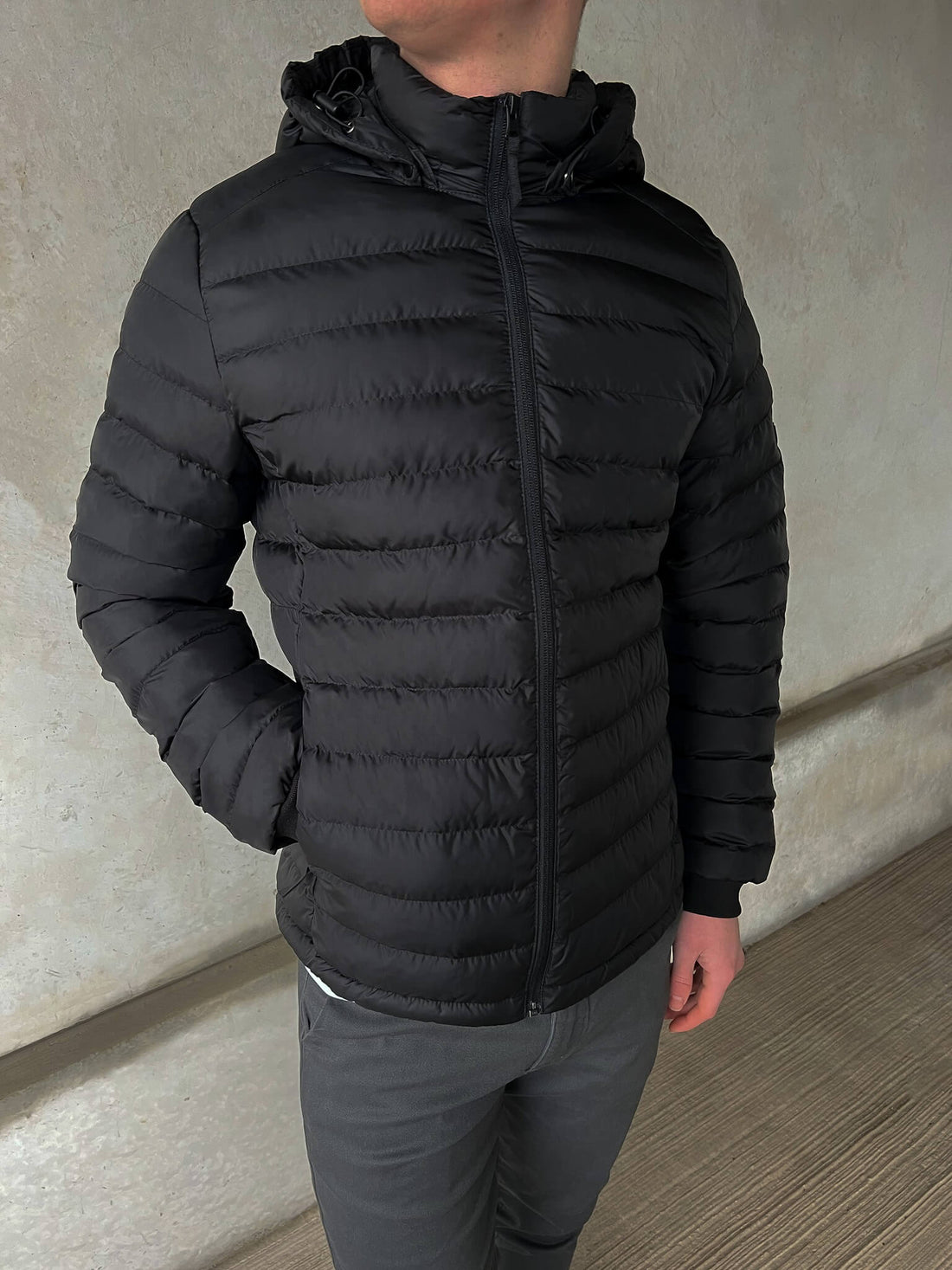 LIGHTWEIGHT PUFFER (Black)